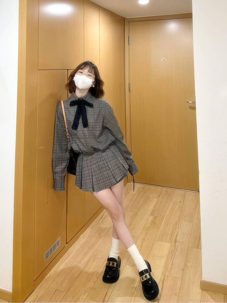 Women's College Style Two-Piece Dress Set with Loose Cardigan Coat and Pleated Skirt for Autumn and Winter Casual Wear Women's College Style Two-Piece Dress Set with Loose Cardigan Coat and Pleated Skirt for Autumn and Winter Casual Wear