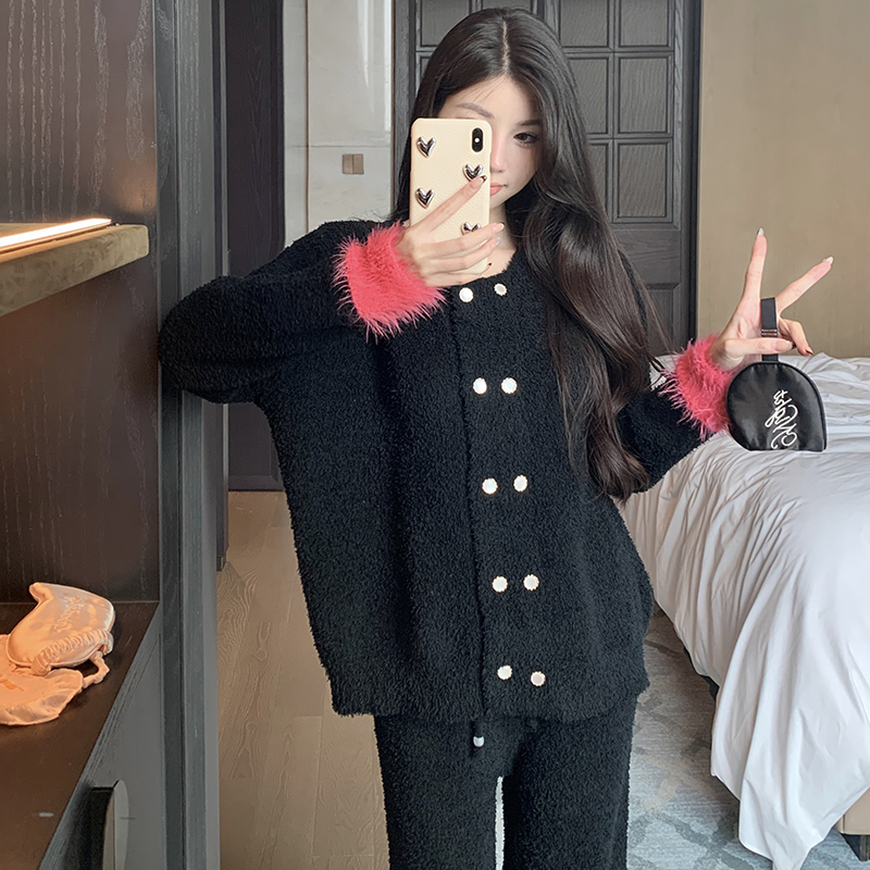 Women's Coral Fleece Pajama Set â€“ Thickened Warm Homewear for Autumn and Winter Comfort