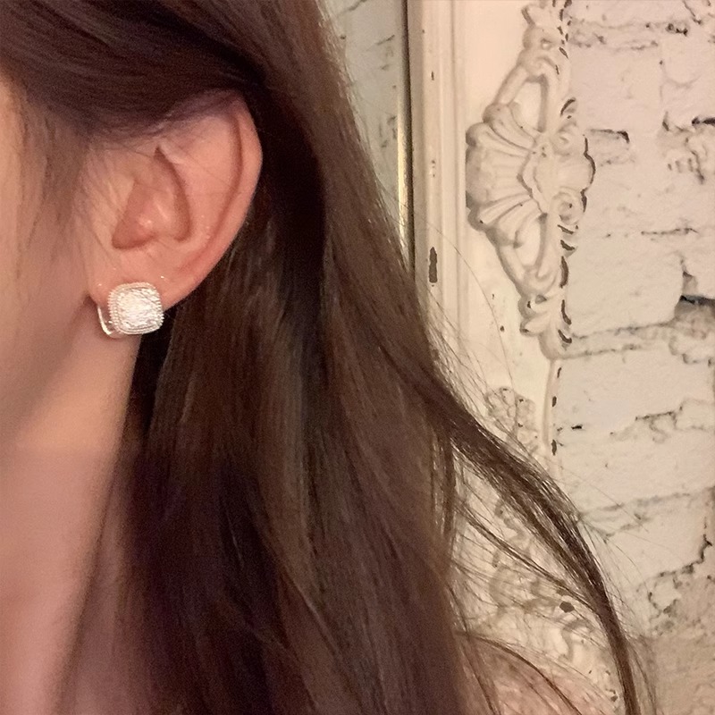 Women's Double-Sided Ear Clips and Studs - High-End Fashion Earrings for a Chic Look Women's Double-Sided Ear Clips and Studs - High-End Fashion Earrings for a Chic Look