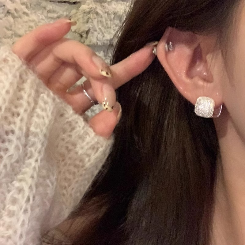 Women's Double-Sided Ear Clips and Studs - High-End Fashion Earrings for a Chic Look Women's Double-Sided Ear Clips and Studs - High-End Fashion Earrings for a Chic Look