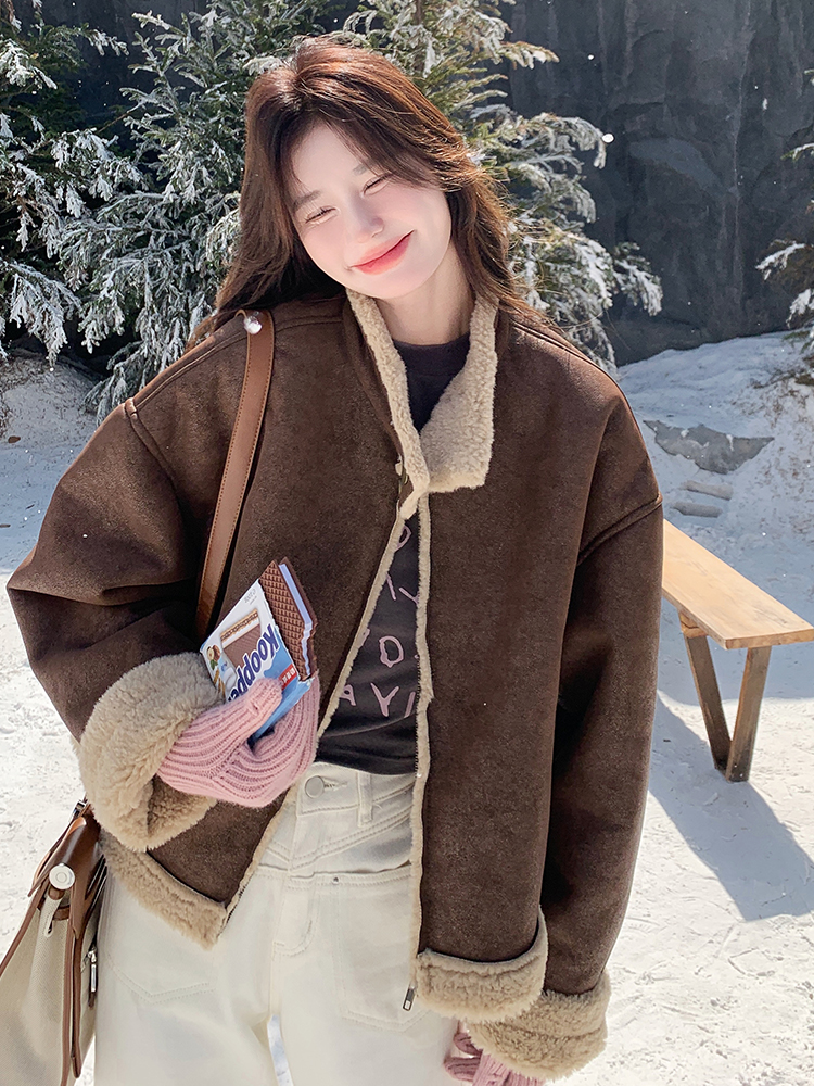 Women's Fleece-Lined Lamb Wool Coat, Winter 2025 Korean Style Thick Warm Motorcycle Jacket with Stand Collar Women's Fleece-Lined Lamb Wool Coat, Winter 2025 Korean Style Thick Warm Motorcycle Jacket with Stand Collar