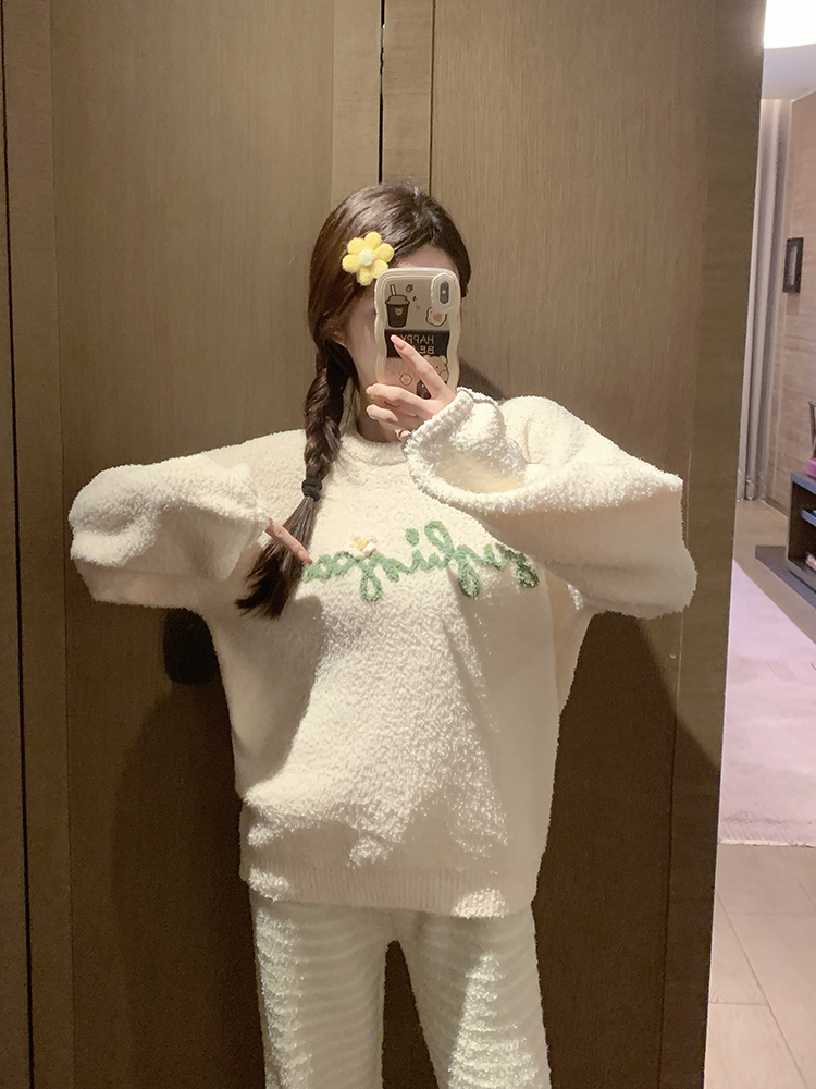 Women's Floral Coral Fleece Pajama Set - Thickened Warm Loungewear for Autumn & Winter, Ideal for Outdoor Comfort Women's Floral Coral Fleece Pajama Set - Thickened Warm Loungewear for Autumn & Winter, Ideal for Outdoor Comfort