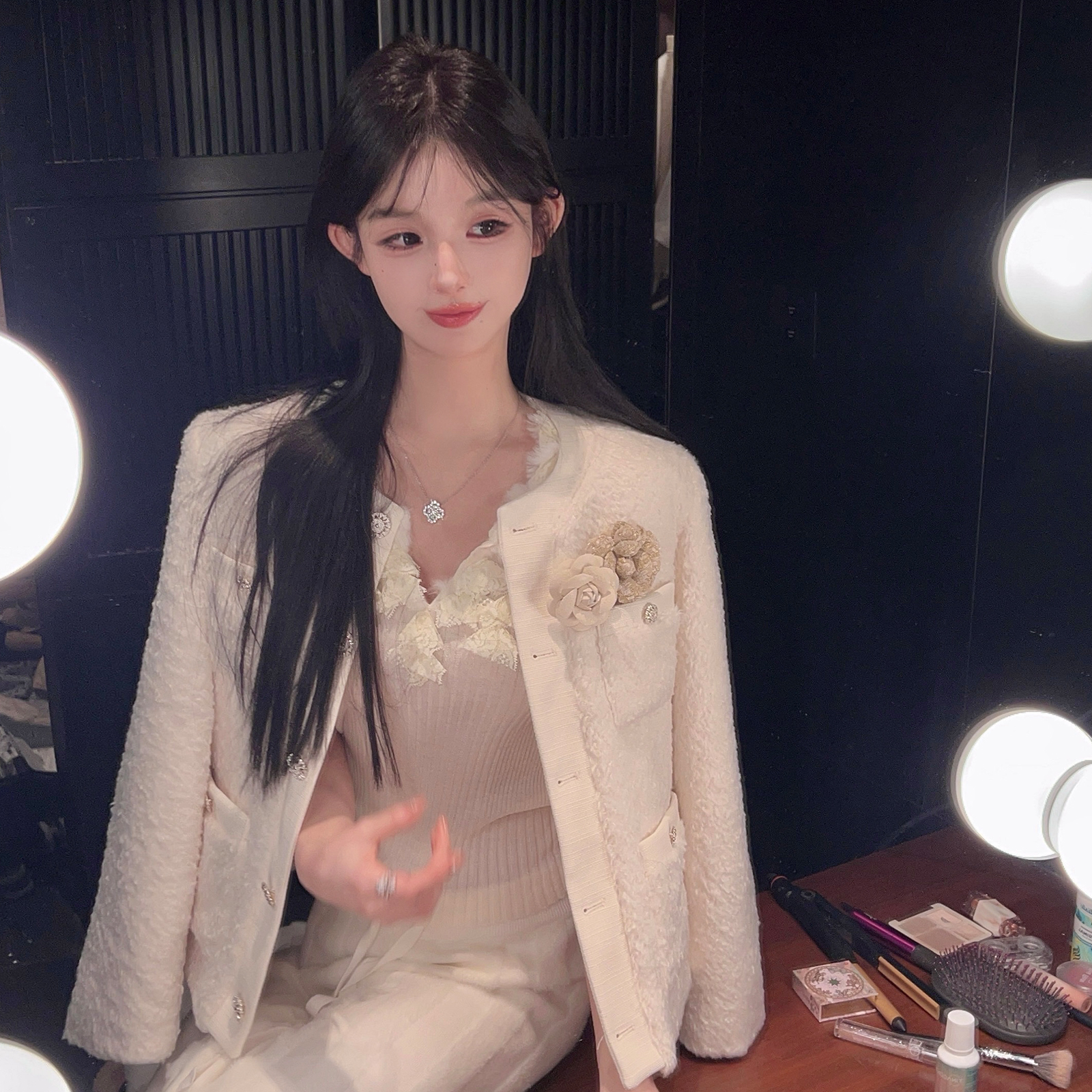 Women's Floral Wool Blend Short Coat with Down Inner Lining - Elegant Winter Overcoat