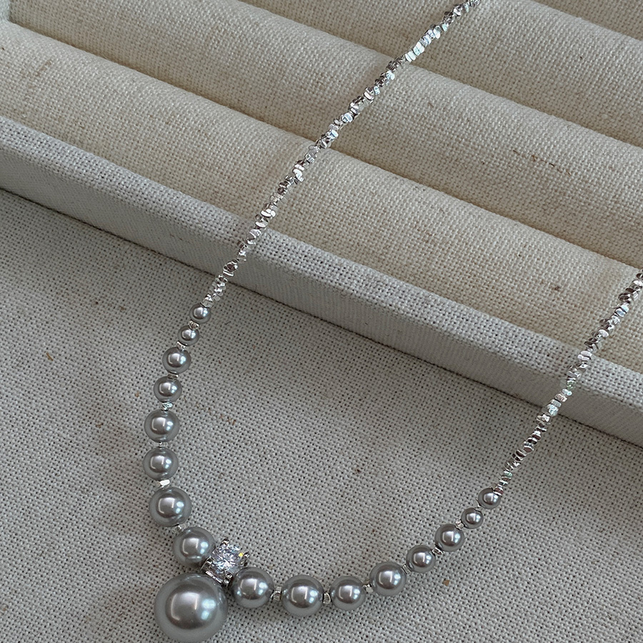 Women's French Gradual Pearl Shattered Silver Necklace, Trendy Collarbone Chain Pendant for Chic Style Women's French Gradual Pearl Shattered Silver Necklace, Trendy Collarbone Chain Pendant for Chic Style