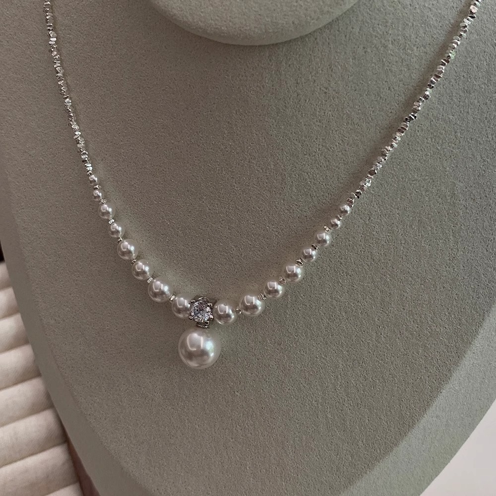 Women's French Gradual Pearl Shattered Silver Necklace, Trendy Collarbone Chain Pendant for Chic Style Women's French Gradual Pearl Shattered Silver Necklace, Trendy Collarbone Chain Pendant for Chic Style