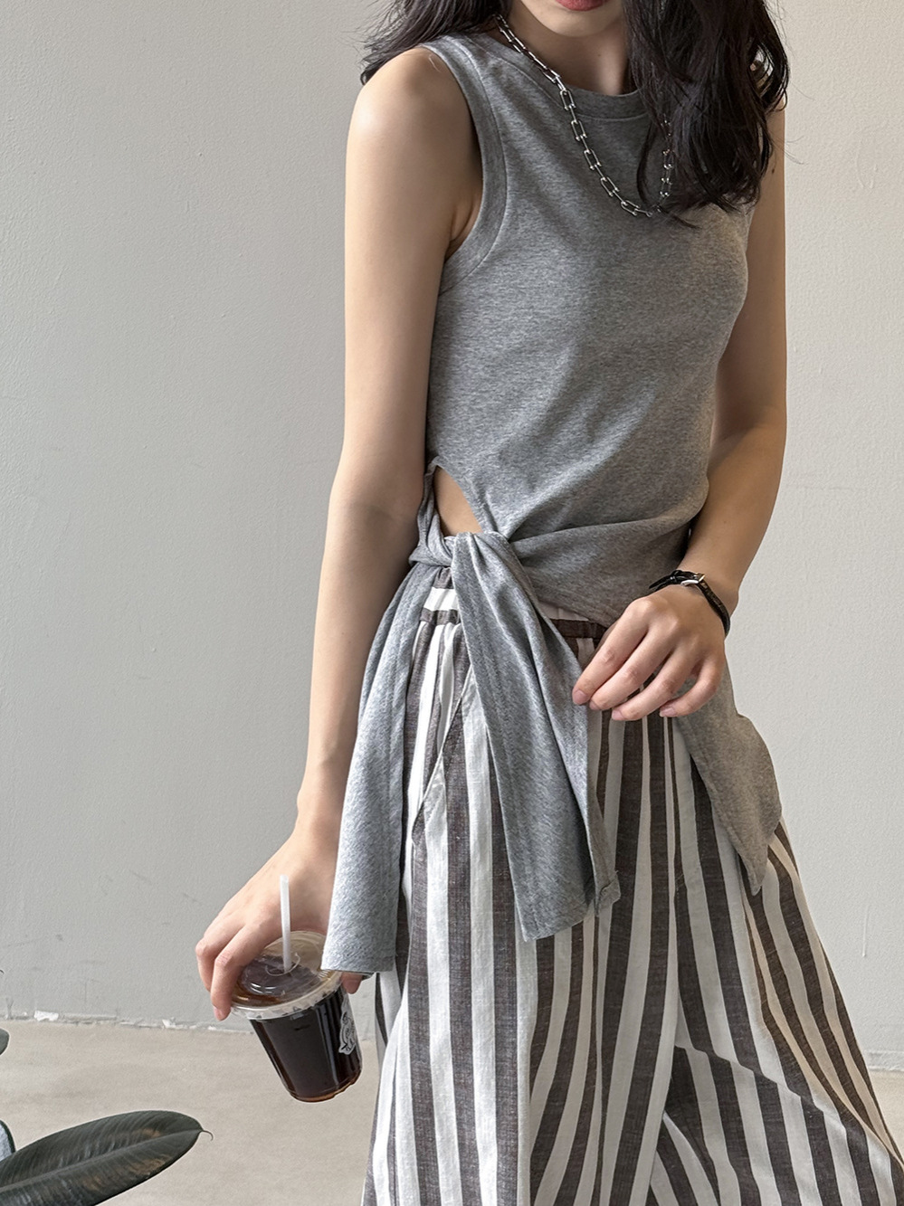 Women's French Irregular Lace-Up Sleeveless Vest - Loose High-End Summer Strap Top 2025, Trendy Y2K Fashion Women's French Irregular Lace-Up Sleeveless Vest - Loose High-End Summer Strap Top 2025, Trendy Y2K Fashion