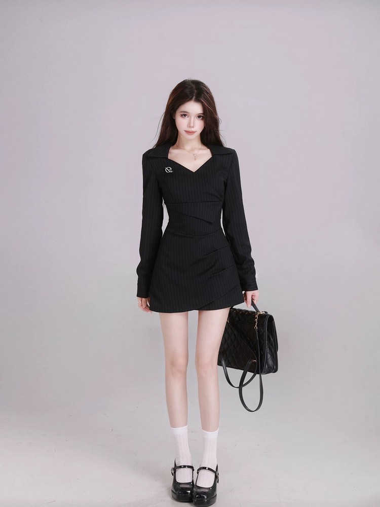 Women's French-Style Black Long Sleeve Dress - Elegant V-Neck, Waist-Cinching Design, Short Skirt, Spring Fashion 2025 Women's French-Style Black Long Sleeve Dress - Elegant V-Neck, Waist-Cinching Design, Short Skirt, Spring Fashion 2025