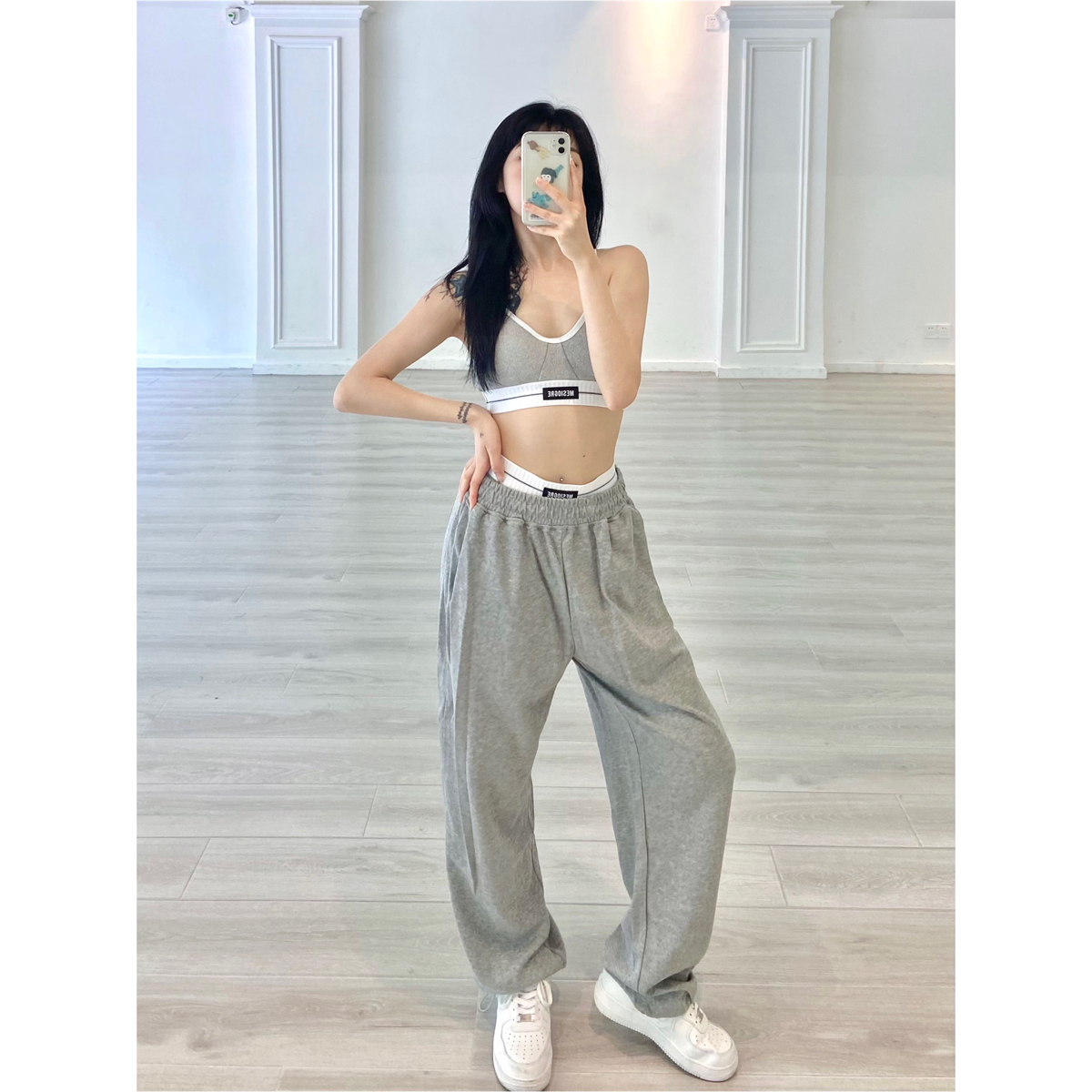 Women's Gray Loose Straight-Leg Sweatpants - Summer Dance Style, Thin Fabric, Solid Color, Casual Sports Pants Women's Gray Loose Straight-Leg Sweatpants - Summer Dance Style, Thin Fabric, Solid Color, Casual Sports Pants
