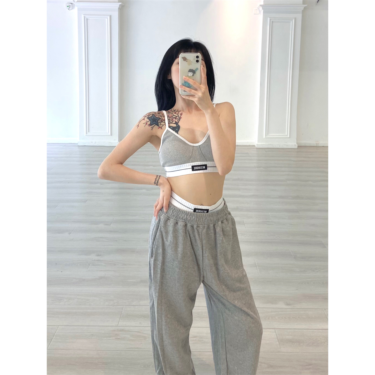 Women's Gray Loose Straight-Leg Sweatpants - Summer Dance Style, Thin Fabric, Solid Color, Casual Sports Pants Women's Gray Loose Straight-Leg Sweatpants - Summer Dance Style, Thin Fabric, Solid Color, Casual Sports Pants