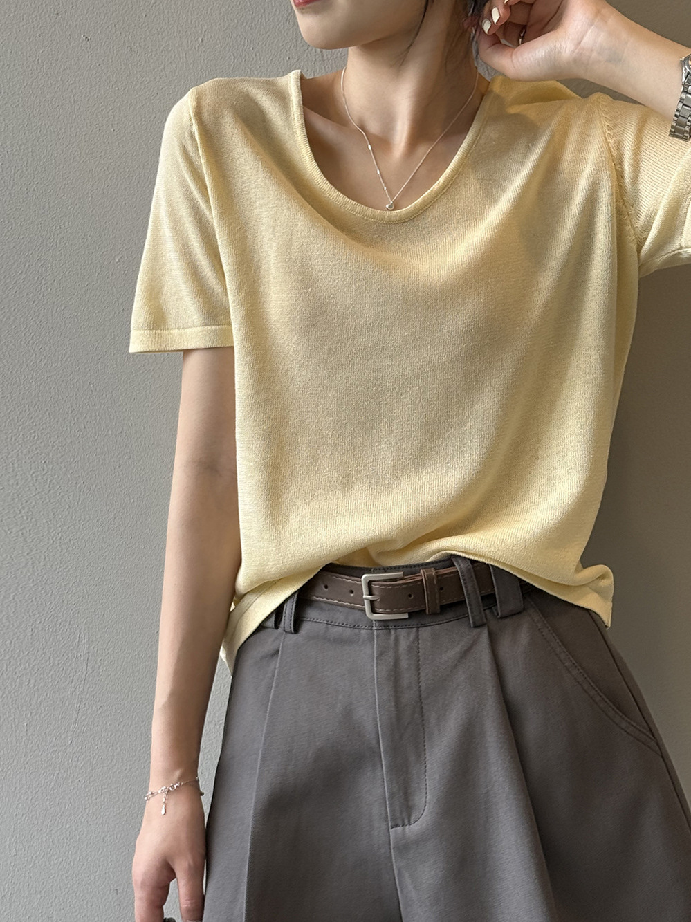 Women's Lightweight Minimalist Ice Silk V-Neck Short Sleeve T-Shirt - Cool Summer 2025 Loose Fit Top