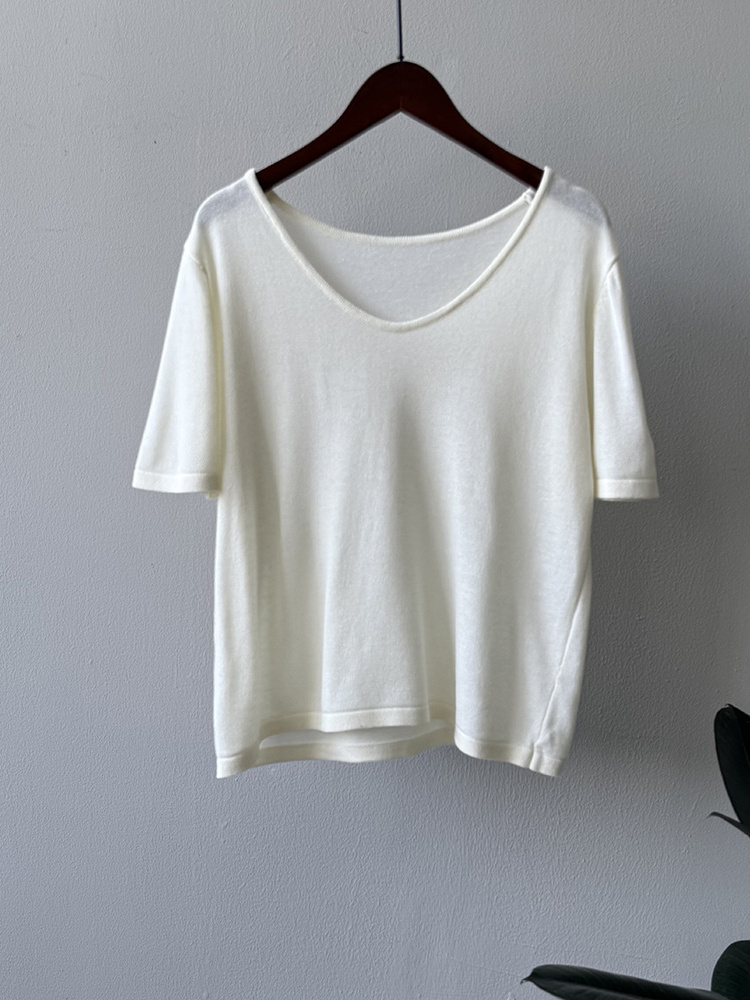 Women's Lightweight Minimalist Ice Silk V-Neck Short Sleeve T-Shirt - Cool Summer 2025 Loose Fit Top Women's Lightweight Minimalist Ice Silk V-Neck Short Sleeve T-Shirt - Cool Summer 2025 Loose Fit Top