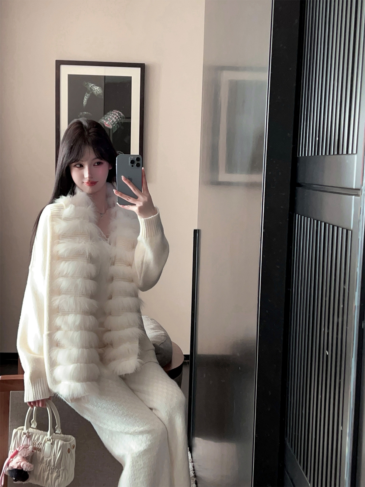 Women's Loose White Knitted Cardigan with Real Fox Fur Collar - Cozy Winter Sweater Coat for Chic Temperament Style