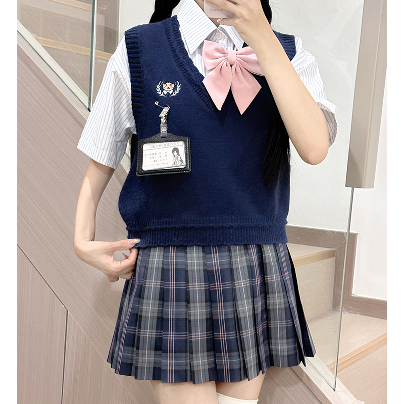 Women's Pudding Bear Academy Style Knitted Vest, V-Neck Sleeveless Layering Jacket for Autumn & Winter Fashion Women's Pudding Bear Academy Style Knitted Vest, V-Neck Sleeveless Layering Jacket for Autumn & Winter Fashion