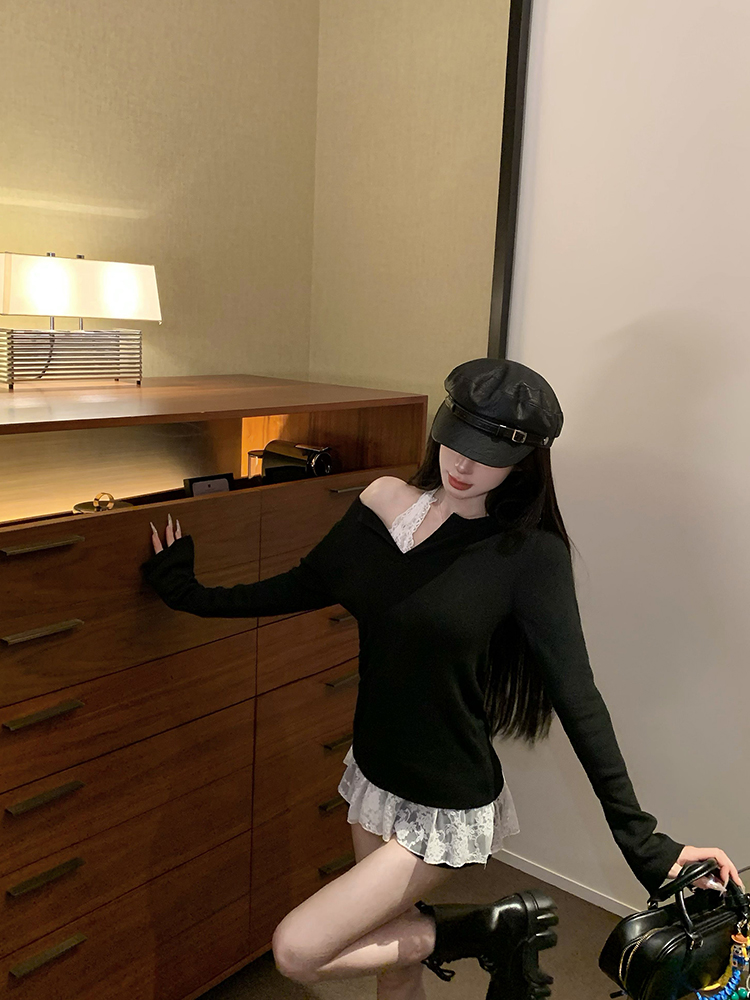 Women's Pure Black V-neck Knitted Sweater, Autumn Style, Waist-Defining Slim Fit, Versatile Y2K Hot Girl Top Women's Pure Black V-neck Knitted Sweater, Autumn Style, Waist-Defining Slim Fit, Versatile Y2K Hot Girl Top