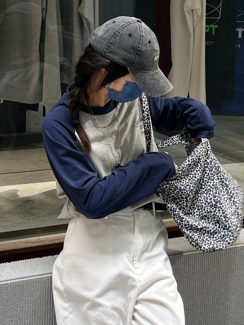 Women's Pure Cotton Color Block Long Sleeve T-Shirt - Slim Fit Spliced Design for Autumn 2025 - Trendy Everyday Wear Women's Pure Cotton Color Block Long Sleeve T-Shirt - Slim Fit Spliced Design for Autumn 2025 - Trendy Everyday Wear