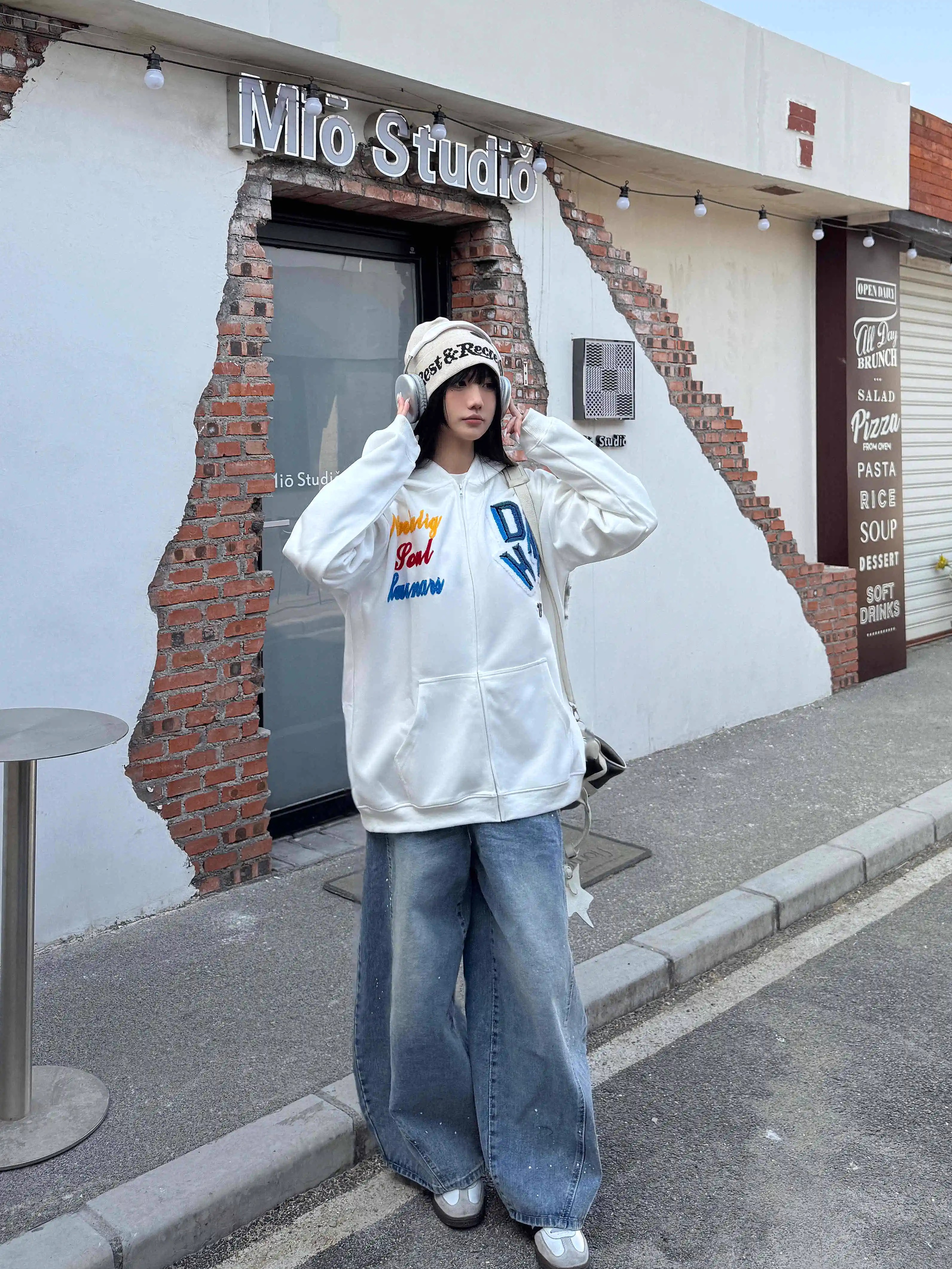 Women's Retro Flocked Embroidered Letter Hoodie - American Style Zipper Cardigan for Spring Fashion Women's Retro Flocked Embroidered Letter Hoodie - American Style Zipper Cardigan for Spring Fashion