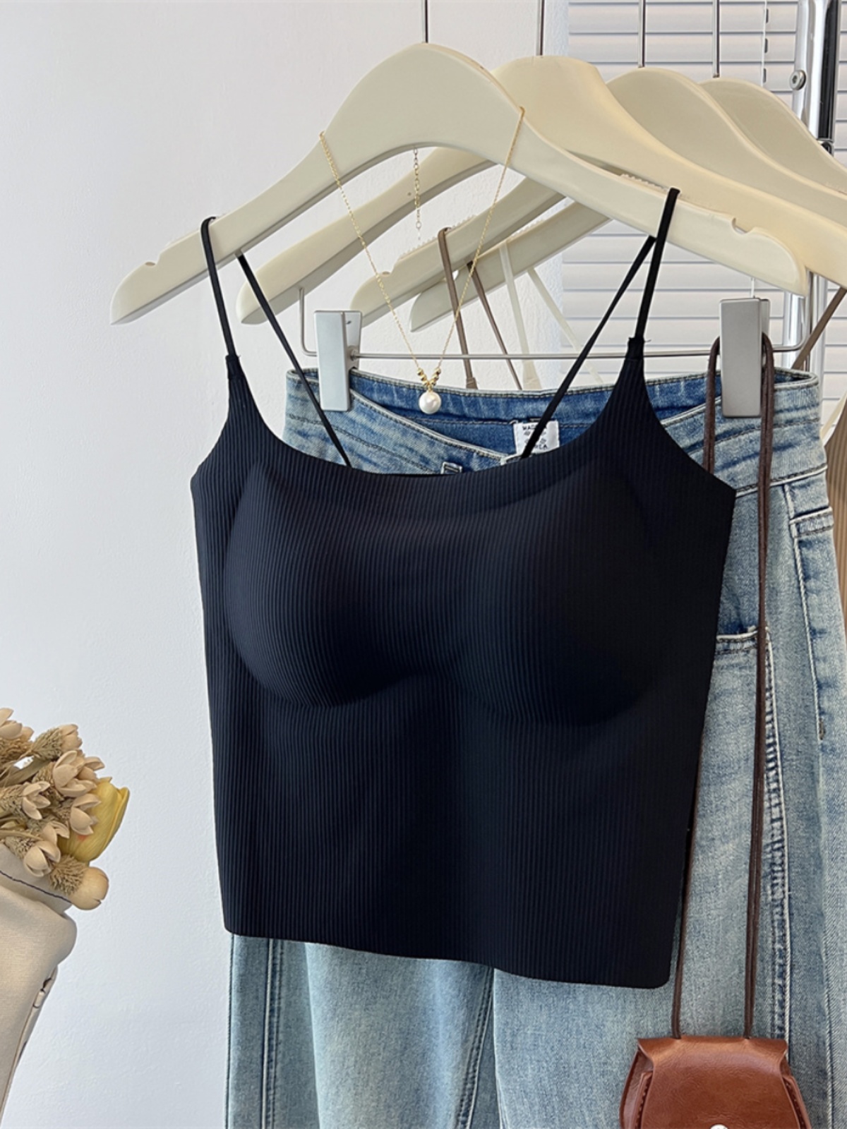 Women's Seamless Back Bra Tank Top, Solid Color, Slim Fit Spaghetti Strap Short Top for Underwear as Outerwear, 2025 New Style