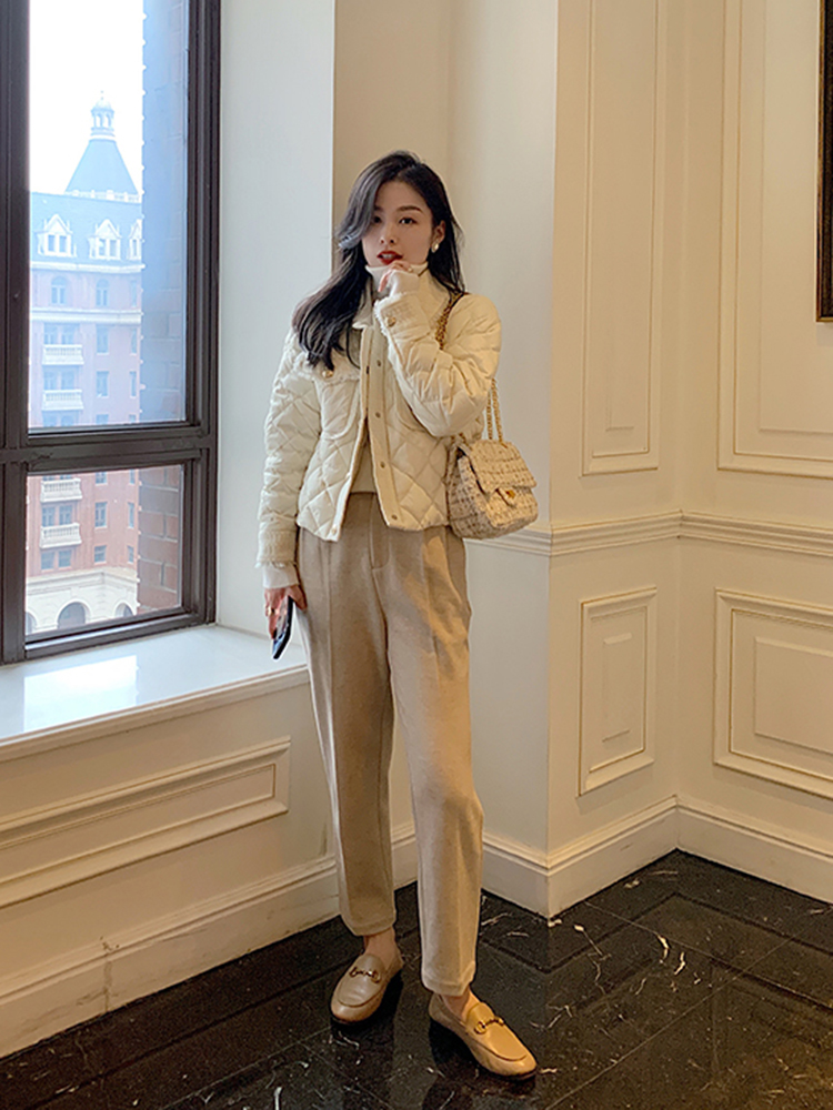 Women's Short Down Jacket with Small Check Pattern, Warm Cotton Coat for Winter, High-End Niche Style, Chic Outerwear Women's Short Down Jacket with Small Check Pattern, Warm Cotton Coat for Winter, High-End Niche Style, Chic Outerwear