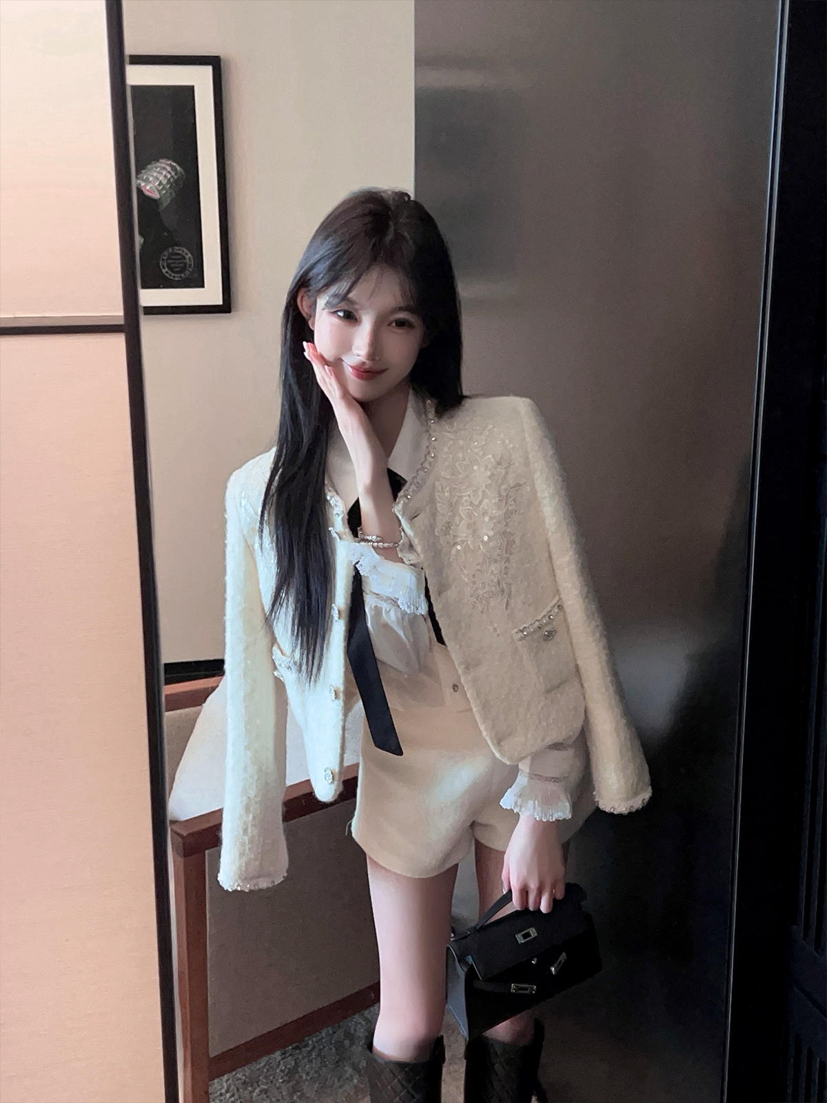 Women's Short Wool Coat - Elegant Embroidered Winter Down Liner with 30% Wool - Chic Woolen Overcoat for Stylish Casual Wear Women's Short Wool Coat - Elegant Embroidered Winter Down Liner with 30% Wool - Chic Woolen Overcoat for Stylish Casual Wear