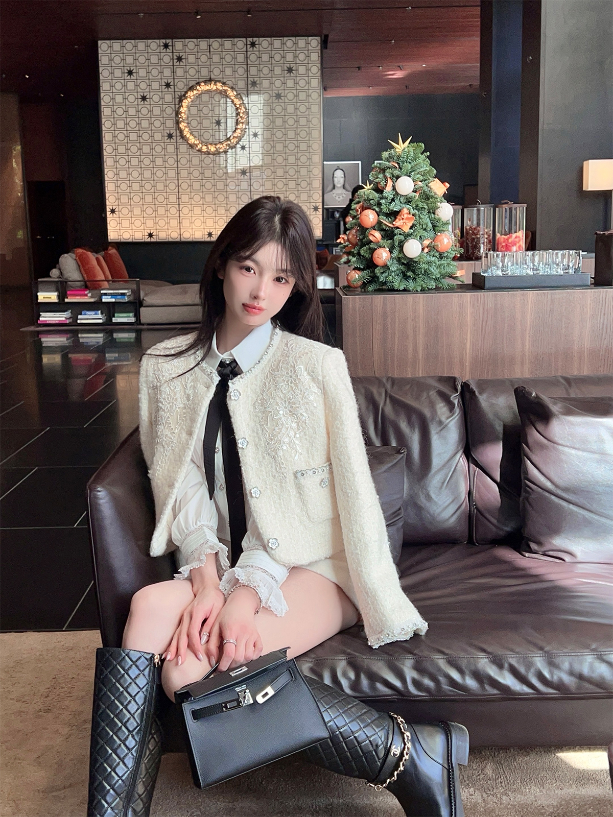 Women's Short Wool Coat - Elegant Embroidered Winter Down Liner with 30% Wool - Chic Woolen Overcoat for Stylish Casual Wear Women's Short Wool Coat - Elegant Embroidered Winter Down Liner with 30% Wool - Chic Woolen Overcoat for Stylish Casual Wear