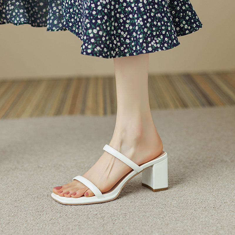 Women's Summer Chunky Heel French Minimalist Half-Drag Sandals - Low-Heeled Outdoor Footwear for Petite Style 2025