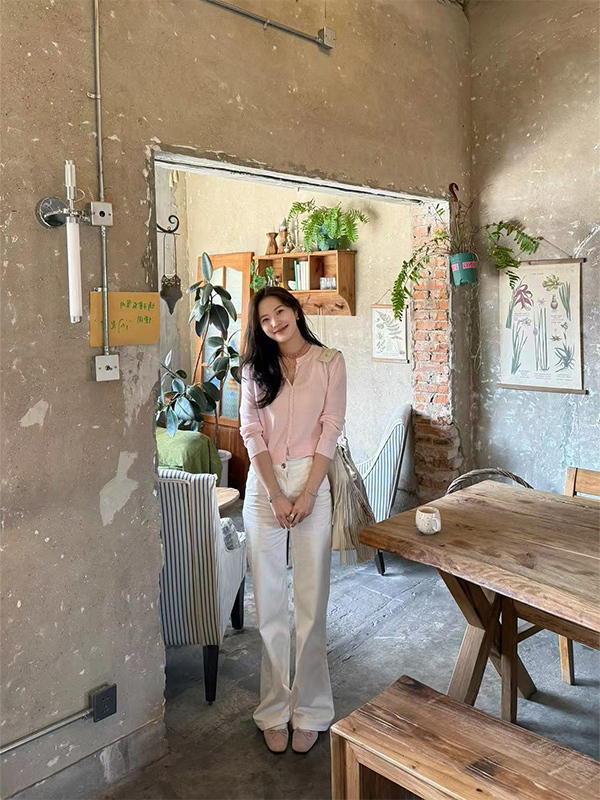 Women's Summer Elegant Cardigan - High-End Sun Protection with Twisted Flower Placket and Round Neck Design Women's Summer Elegant Cardigan - High-End Sun Protection with Twisted Flower Placket and Round Neck Design