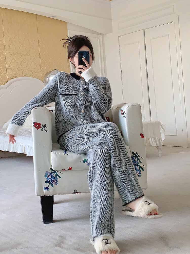 Women's Thickened Coral Fleece Pajamas Set - Warm Plush Homewear for Autumn and Winter, Cozy and Sweet Style Women's Thickened Coral Fleece Pajamas Set - Warm Plush Homewear for Autumn and Winter, Cozy and Sweet Style