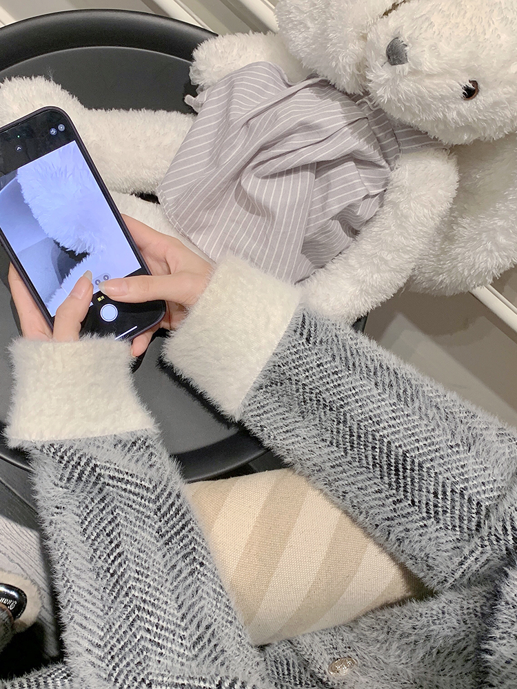 Women's Thickened Coral Fleece Pajamas Set - Warm Plush Homewear for Autumn and Winter, Cozy and Sweet Style Women's Thickened Coral Fleece Pajamas Set - Warm Plush Homewear for Autumn and Winter, Cozy and Sweet Style