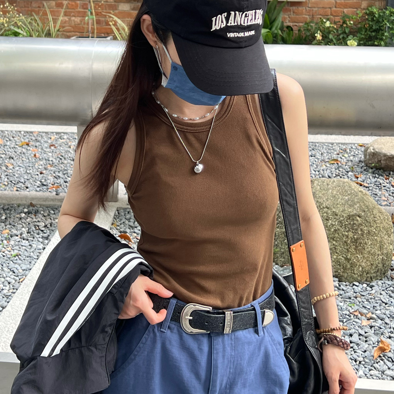 Women's Three-Color Slim-Fit Camisole - Sleeveless T-Shirt for Autumn 2025, Versatile Base Layer for Casual Outfits Women's Three-Color Slim-Fit Camisole - Sleeveless T-Shirt for Autumn 2025, Versatile Base Layer for Casual Outfits