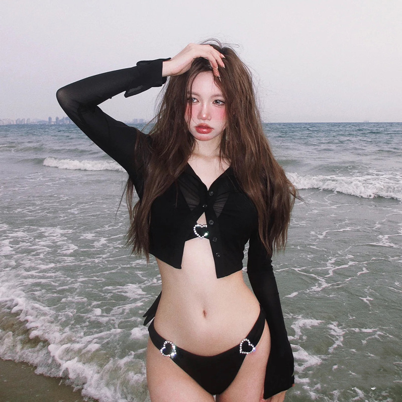 Women's Three-Piece Bikini Swimsuit Set with Gathered Bra Top and Triangle Bottoms - Slimming Vacation Swimwear for Hot Springs