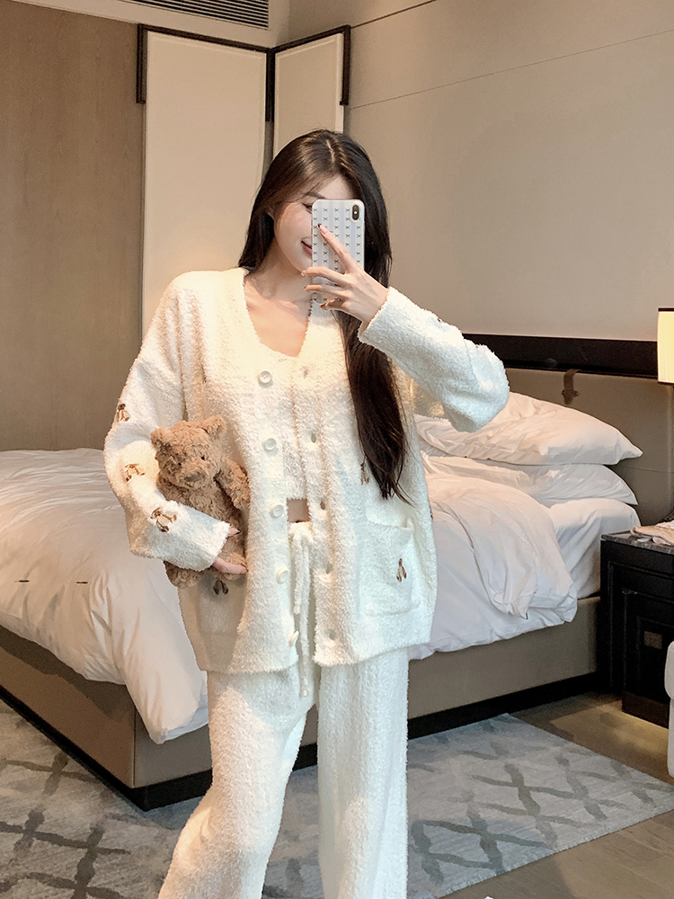 Women's Velvet Pajamas Set - Cozy Coral Fleece 3-Piece Maternity Loungewear, Plush Bear Design for Autumn and Winter Comfort Women's Velvet Pajamas Set - Cozy Coral Fleece 3-Piece Maternity Loungewear, Plush Bear Design for Autumn and Winter Comfort