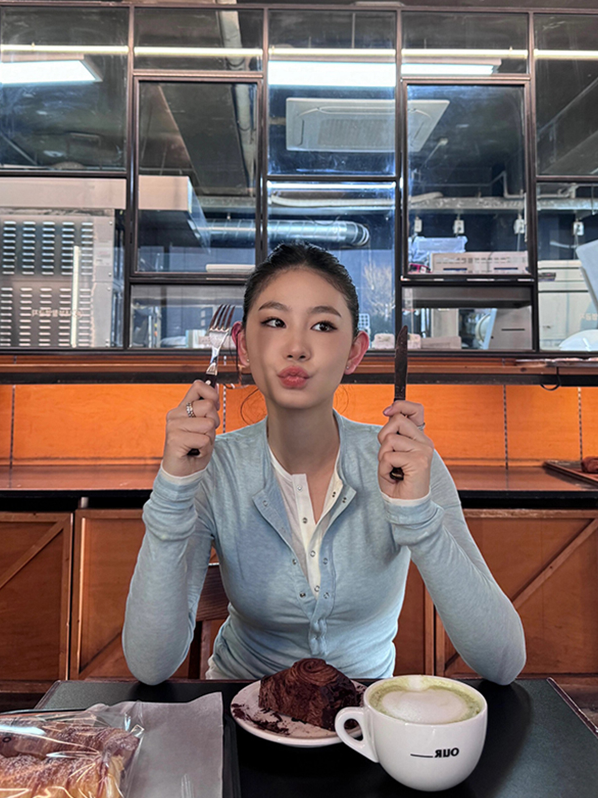 Women's Versatile Fake Two-Piece T-Shirt - Simple Design for Everyday Style - Trendy Layering Essential Women's Versatile Fake Two-Piece T-Shirt - Simple Design for Everyday Style - Trendy Layering Essential