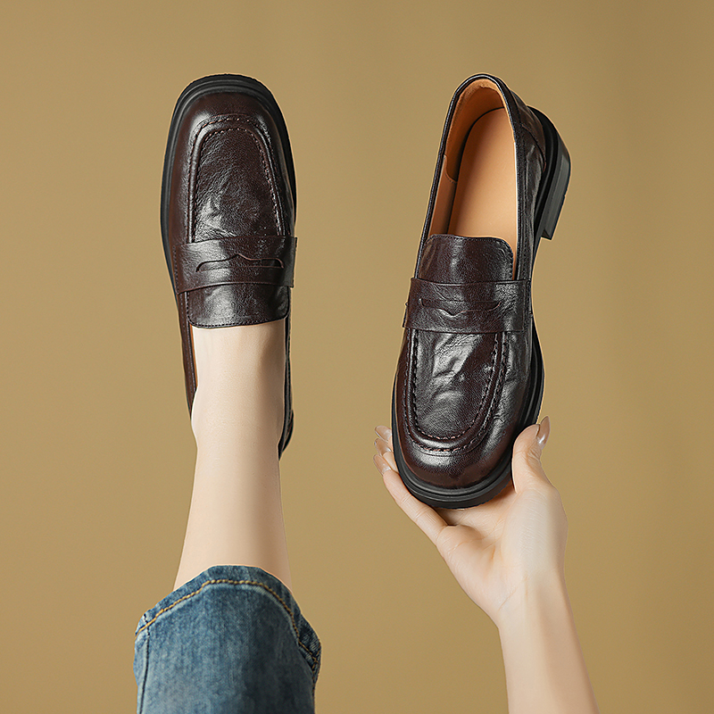 Women's Vintage Round-Toe Chunky-Heeled Loafers, Soft-Soled British Style Slip-On Flats, Retro Lambskin Mid-Heel, Size 41 Women's Vintage Round-Toe Chunky-Heeled Loafers, Soft-Soled British Style Slip-On Flats, Retro Lambskin Mid-Heel, Size 41