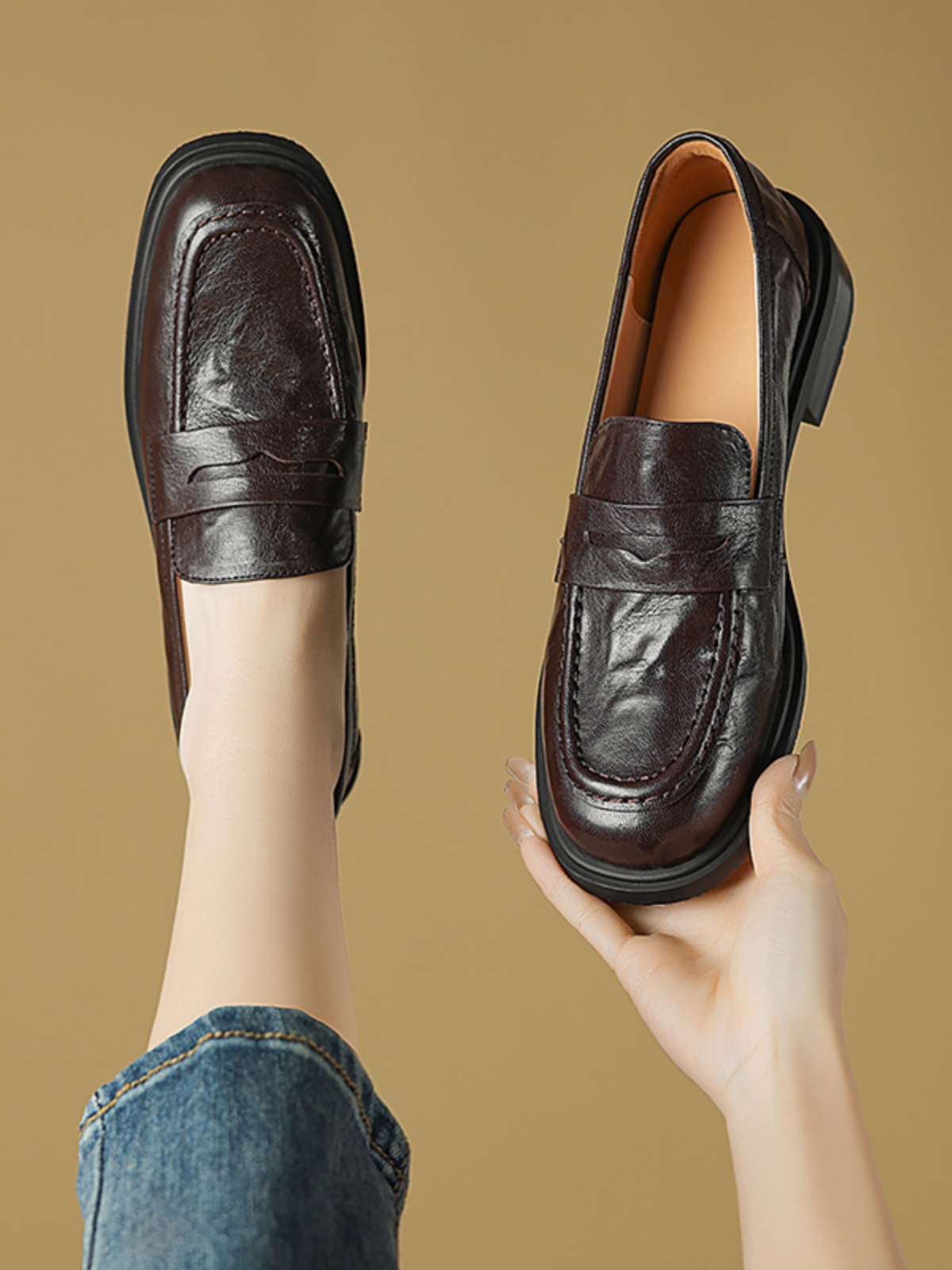 Women's Vintage Round-Toe Chunky-Heeled Loafers, Soft-Soled British Style Slip-On Flats, Retro Lambskin Mid-Heel, Size 41 Women's Vintage Round-Toe Chunky-Heeled Loafers, Soft-Soled British Style Slip-On Flats, Retro Lambskin Mid-Heel, Size 41