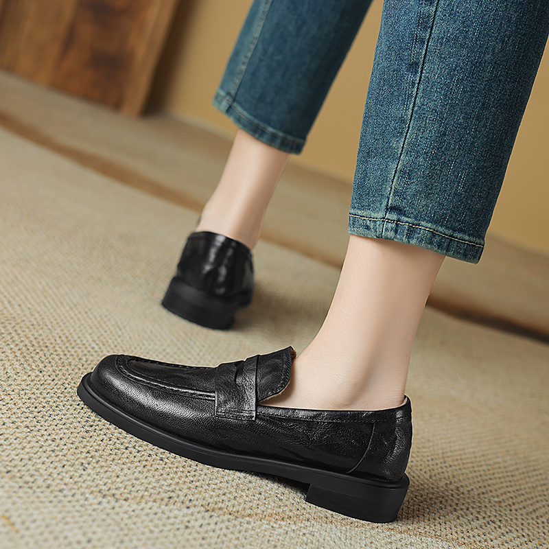 Women's Vintage Round-Toe Chunky-Heeled Loafers, Soft-Soled British Style Slip-On Flats, Retro Lambskin Mid-Heel, Size 41