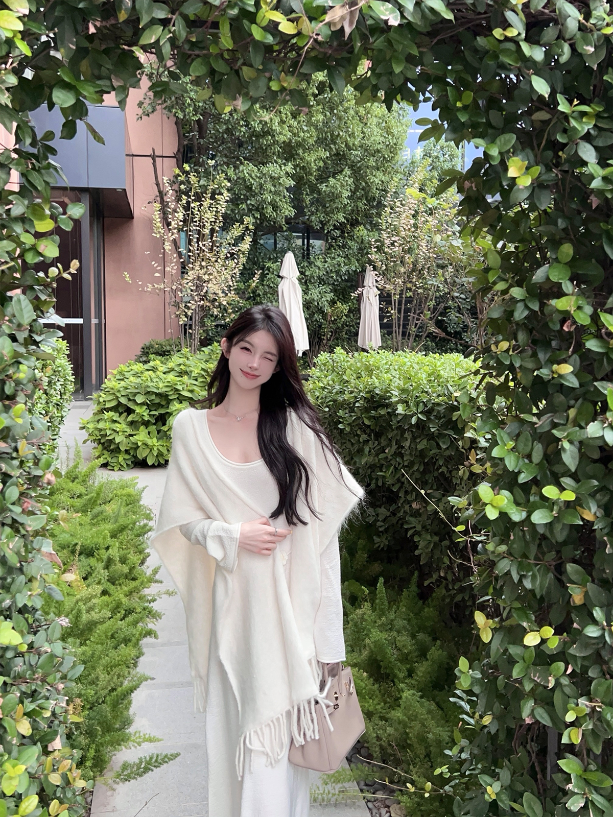 Women's White Alpaca Wool Knitted Cardigan Coat - Cozy Autumn Winter Shawl for Layering, Chic Fashion Outerwear Women's White Alpaca Wool Knitted Cardigan Coat - Cozy Autumn Winter Shawl for Layering, Chic Fashion Outerwear