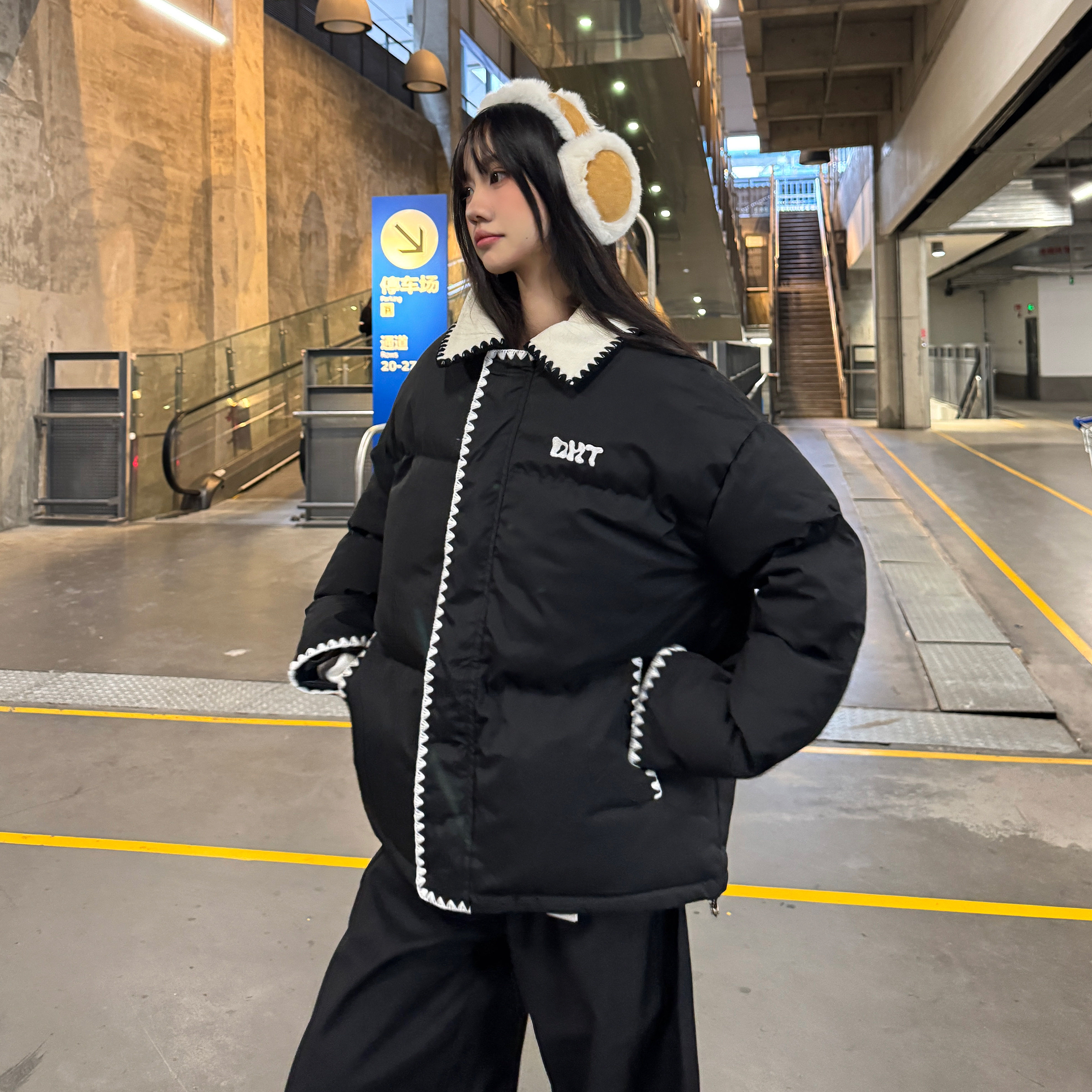 Women's Winter Cotton Jacket - American College Style Shell Embroidery, Spliced Lamb Collar, Thickened Outerwear Women's Winter Cotton Jacket - American College Style Shell Embroidery, Spliced Lamb Collar, Thickened Outerwear