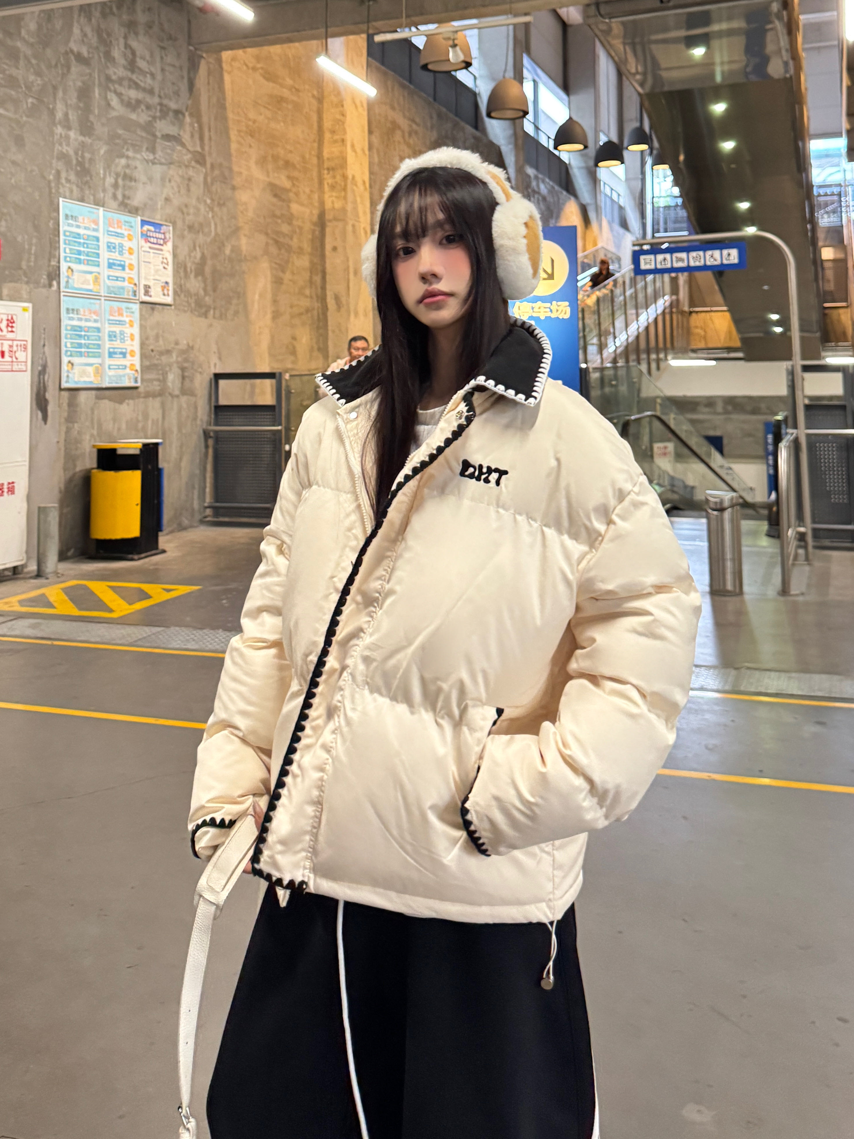 Women's Winter Cotton Jacket - American College Style Shell Embroidery, Spliced Lamb Collar, Thickened Outerwear Women's Winter Cotton Jacket - American College Style Shell Embroidery, Spliced Lamb Collar, Thickened Outerwear