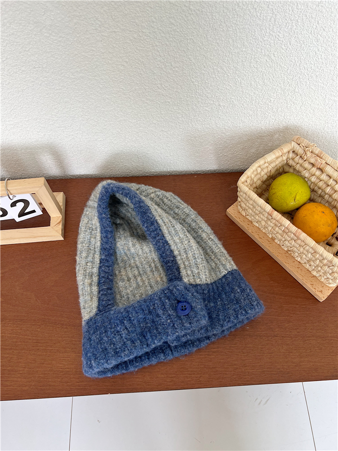 Women's Winter Knitted Wool Beanie with Neck Gaiter and Ear Protection - Stylish Warm Accessory for Cold Weather Fashion