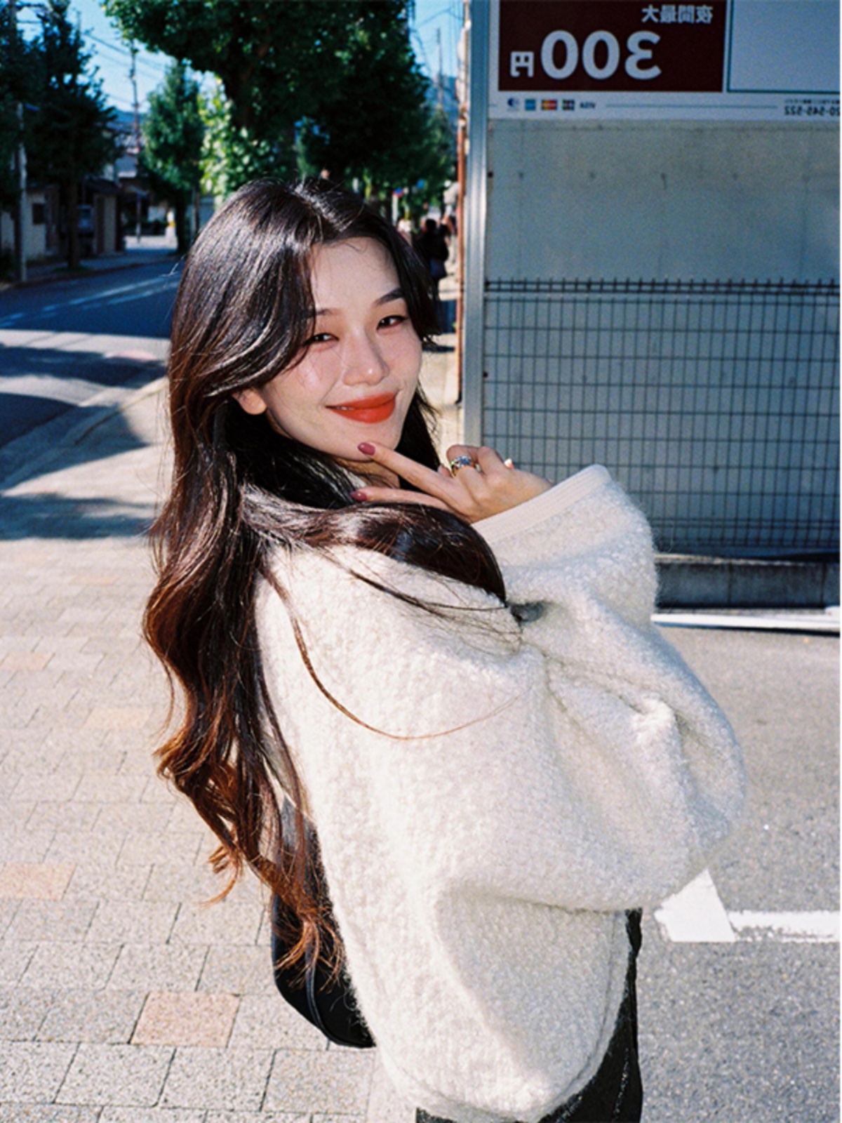 Women's Winter White Cape Style Soft Knitted Coat with Drop Shoulder and Loose Fit - Temperament Fashion for Cozy Chic Looks Women's Winter White Cape Style Soft Knitted Coat with Drop Shoulder and Loose Fit - Temperament Fashion for Cozy Chic Looks