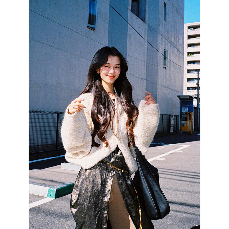 Women's Winter White Cape Style Soft Knitted Coat with Drop Shoulder and Loose Fit - Temperament Fashion for Cozy Chic Looks