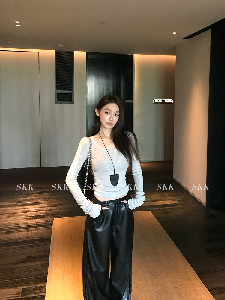 Wool Knit Slim-Fit Long Sleeve Round Neck U-Neck Base Layer Top for Women - Perfect for Early Spring Style and Layering Wool Knit Slim-Fit Long Sleeve Round Neck U-Neck Base Layer Top for Women - Perfect for Early Spring Style and Layering