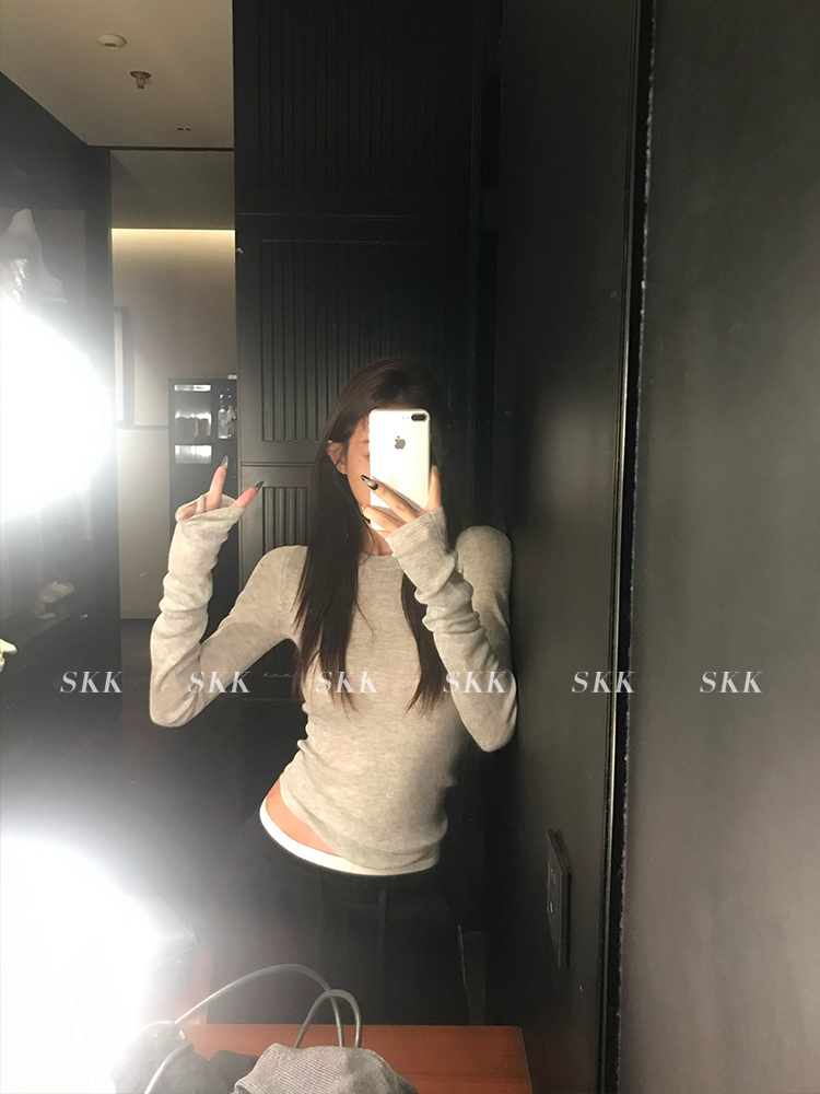 Wool Knit Slim-Fit Long Sleeve Round Neck U-Neck Base Layer Top for Women - Perfect for Early Spring Style and Layering Wool Knit Slim-Fit Long Sleeve Round Neck U-Neck Base Layer Top for Women - Perfect for Early Spring Style and Layering