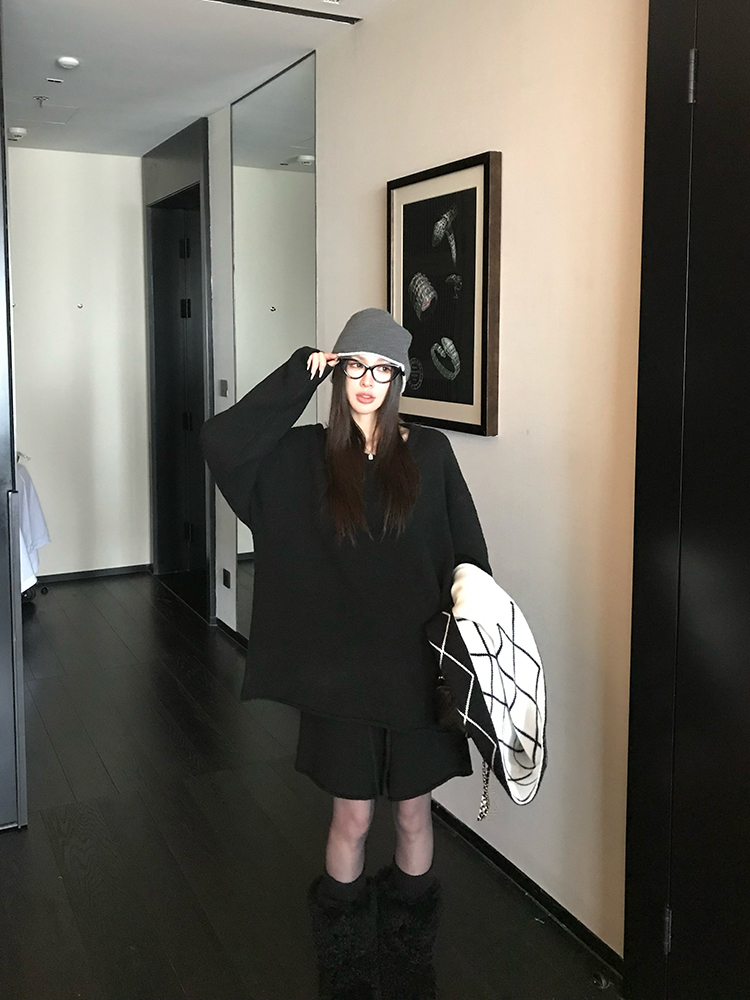 Wool Lazy Style Round Neck Soft Fluffy Rolled Hem Sweater and Knit Shorts Set for Women - Cozy 90s Inspired Loungewear Wool Lazy Style Round Neck Soft Fluffy Rolled Hem Sweater and Knit Shorts Set for Women - Cozy 90s Inspired Loungewear