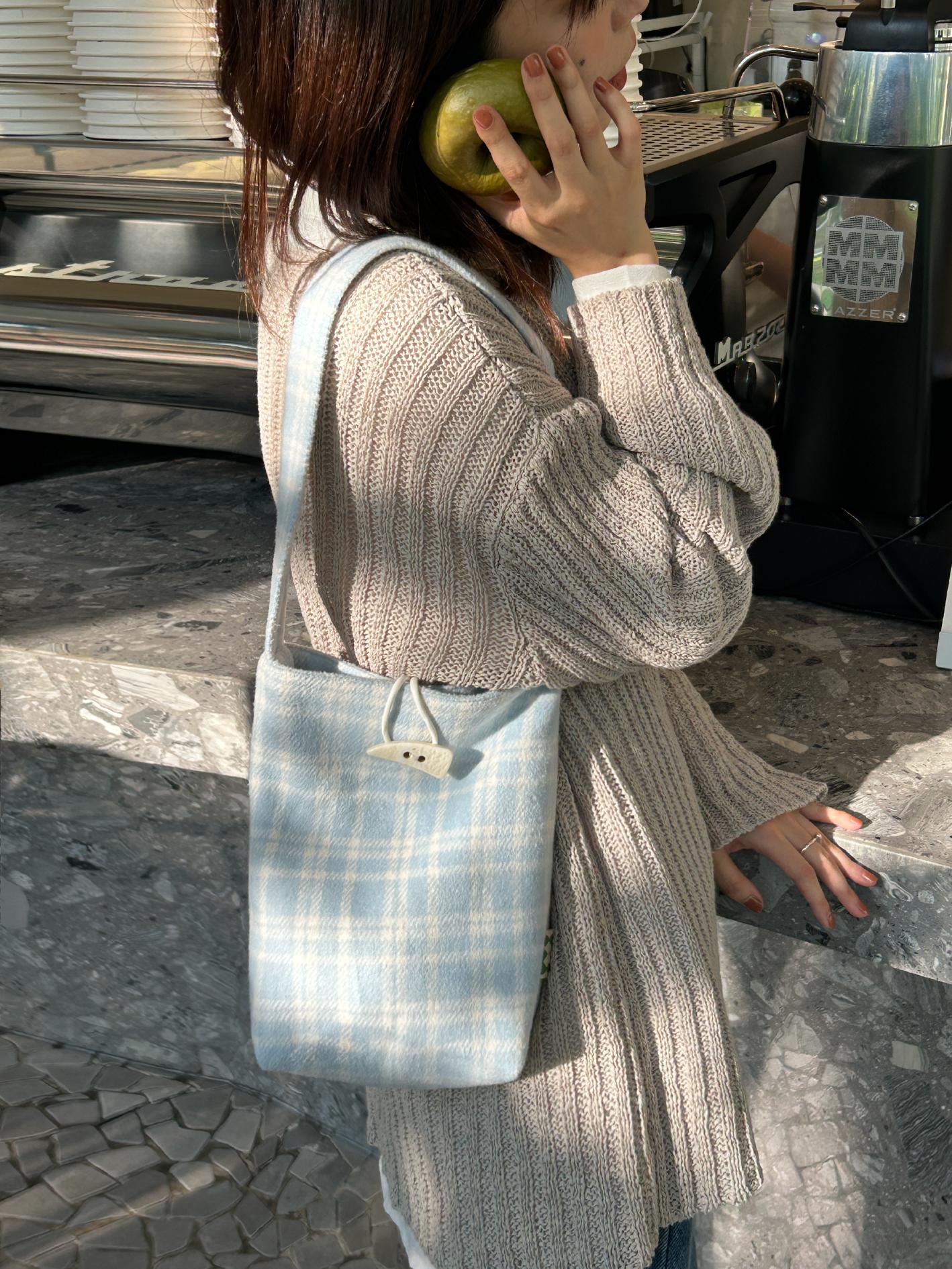 Woolen Plaid Bucket Bag - Versatile Shoulder Tote with Healing Fresh Atmosphere, Stylish Accessory for Any Occasion Woolen Plaid Bucket Bag - Versatile Shoulder Tote with Healing Fresh Atmosphere, Stylish Accessory for Any Occasion