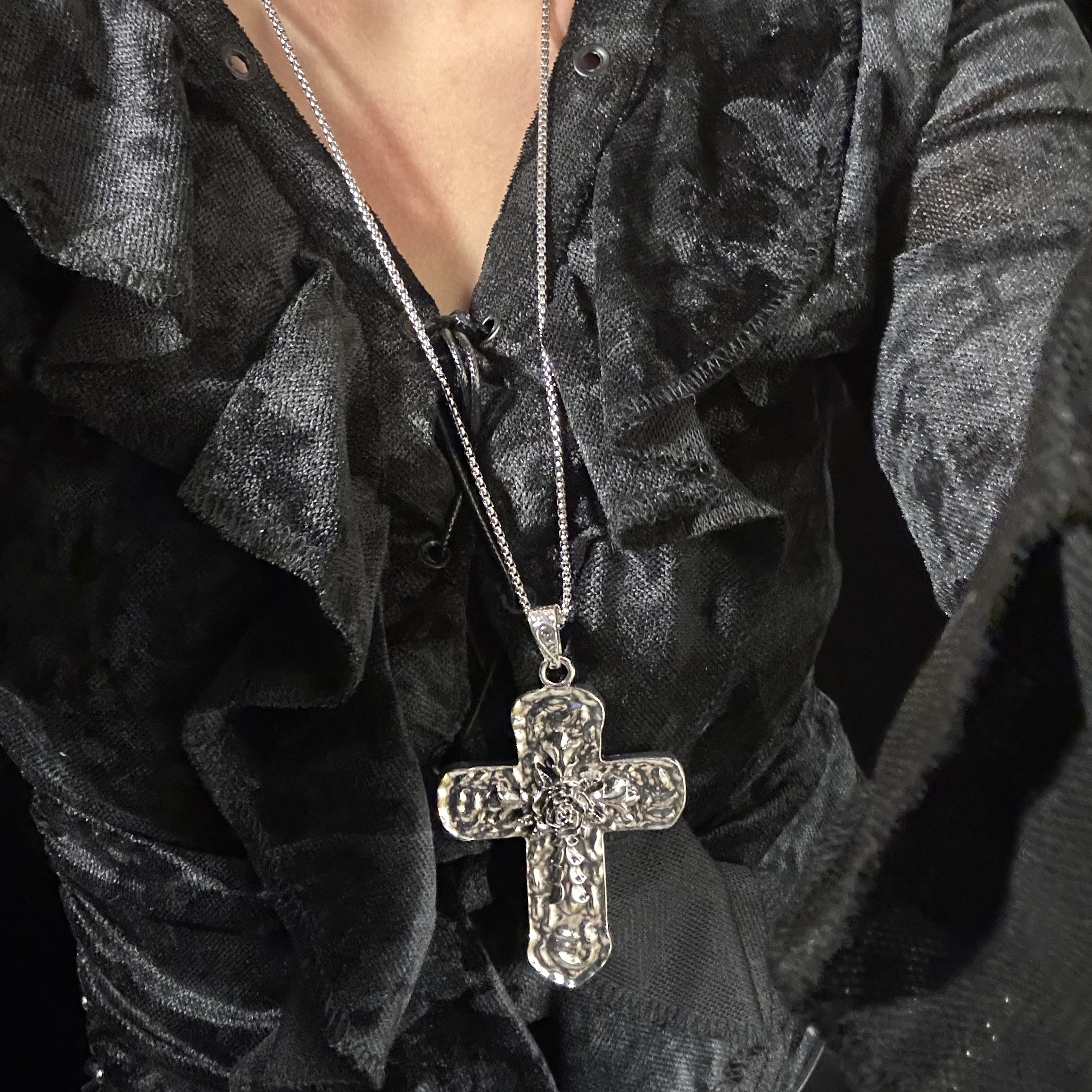 Y2K Big Cross Necklace - Heavy Gothic Long Chain for Subculture Style, Perfect Accessory for Baddie Aesthetic