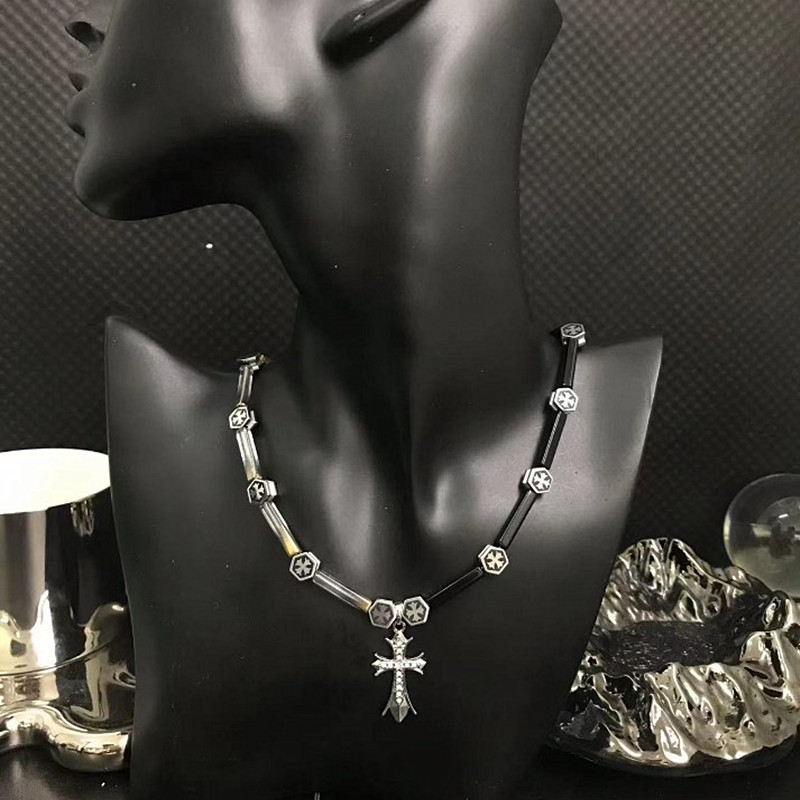 Y2K Cross Necklace for Women - Light Luxury Hip-Hop Clavicle Chain, High-End Niche Design, Trendy Hot Girl Neck Jewelry