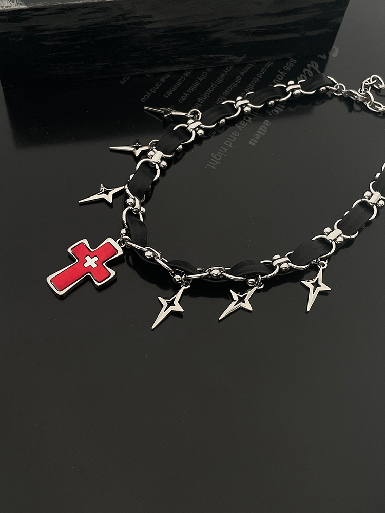 Y2K Dark Cross Necklace for Men and Women - High-End Punk Clavicle Chain, Niche Subculture Neck Accessory Y2K Dark Cross Necklace for Men and Women - High-End Punk Clavicle Chain, Niche Subculture Neck Accessory