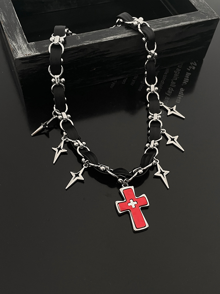 Y2K Dark Cross Necklace for Men and Women - High-End Punk Clavicle Chain, Niche Subculture Neck Accessory Y2K Dark Cross Necklace for Men and Women - High-End Punk Clavicle Chain, Niche Subculture Neck Accessory