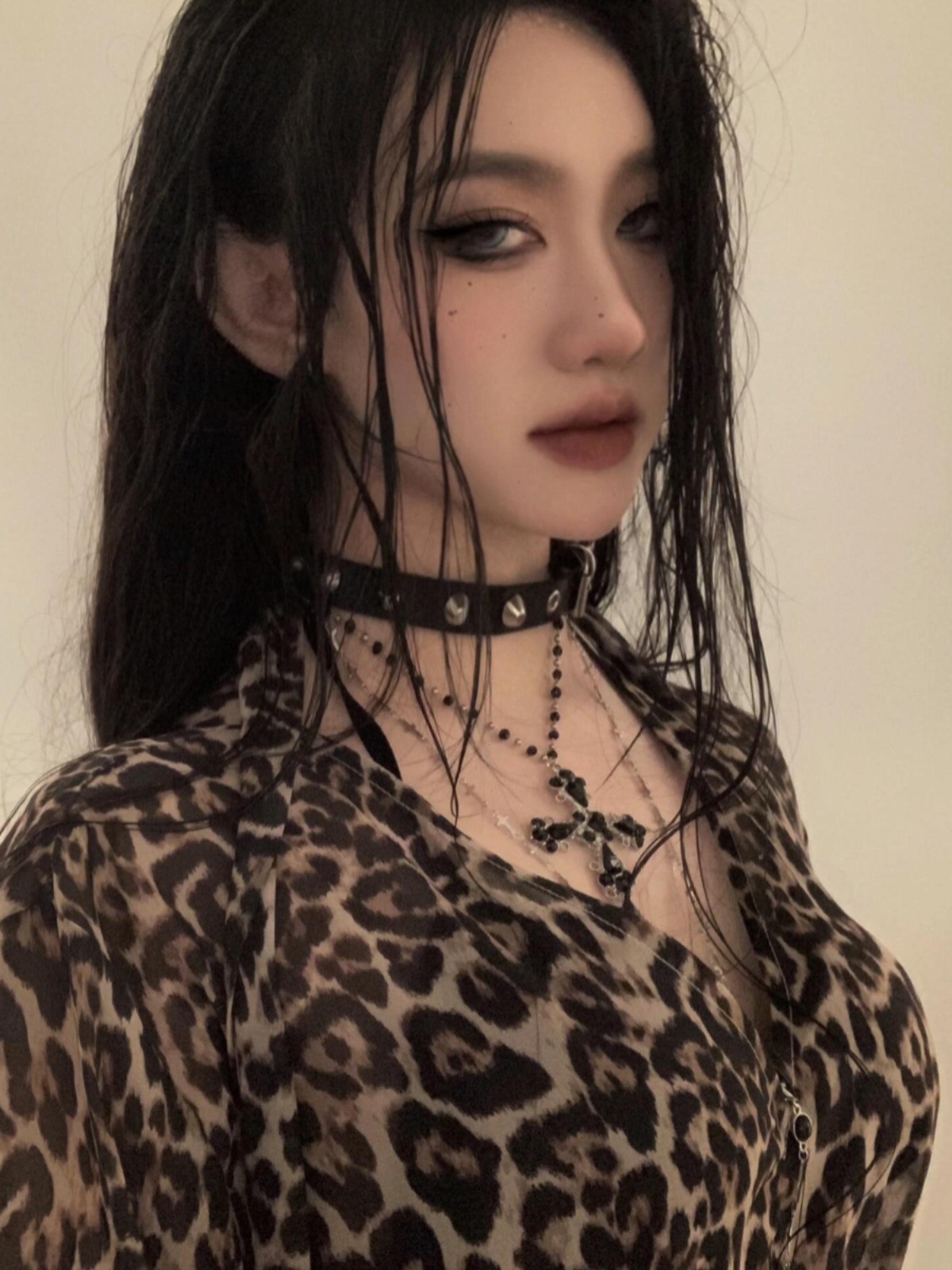 Y2K Gothic Punk Layered Clavicle Chain Necklace - Cross Choker Sweater Accessory Y2K Gothic Punk Layered Clavicle Chain Necklace - Cross Choker Sweater Accessory